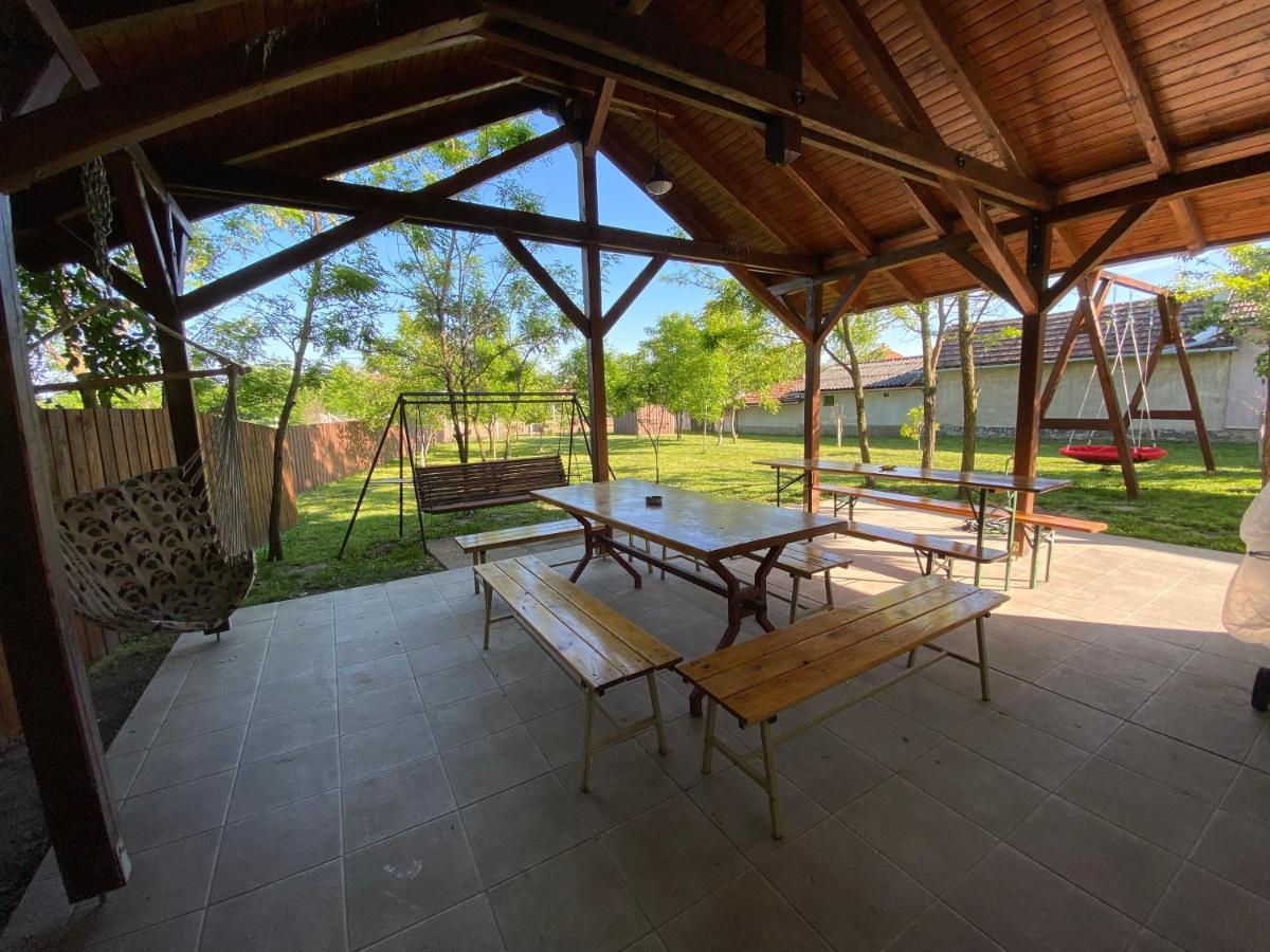 Alfoeldi Vendeghaz - Devavanya Exterior foto