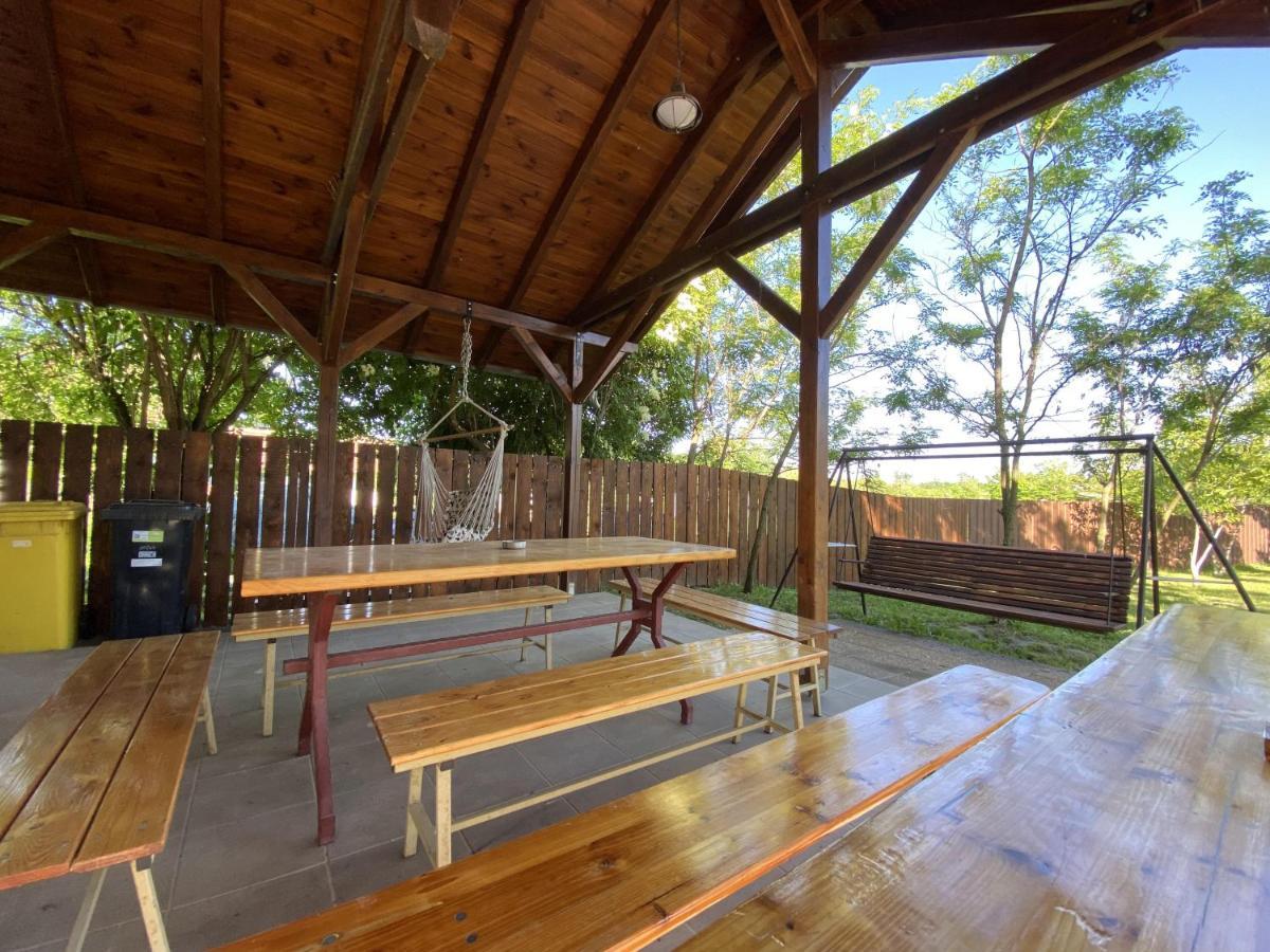 Alfoeldi Vendeghaz - Devavanya Exterior foto