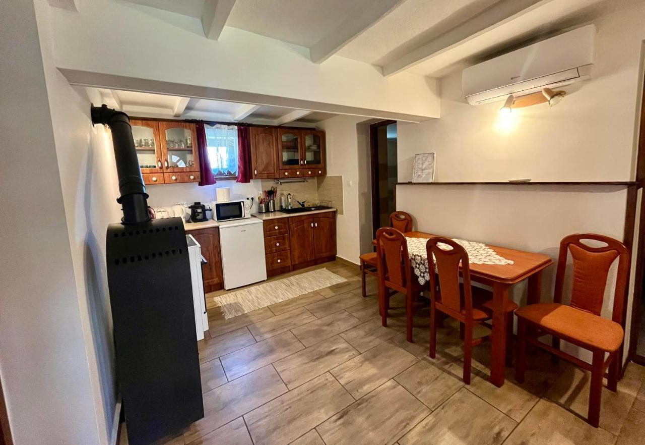 Alfoeldi Vendeghaz - Devavanya Exterior foto